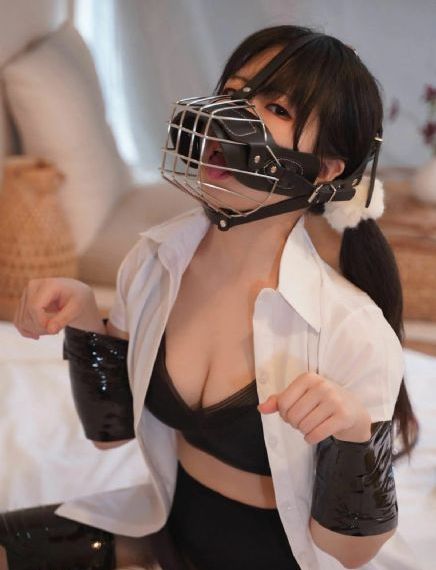 夫妻回不去的联欢晚会动漫
