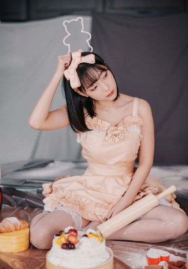 抱着娇妻让粗大玩3p在线观看