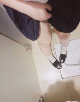 成年人观看视频