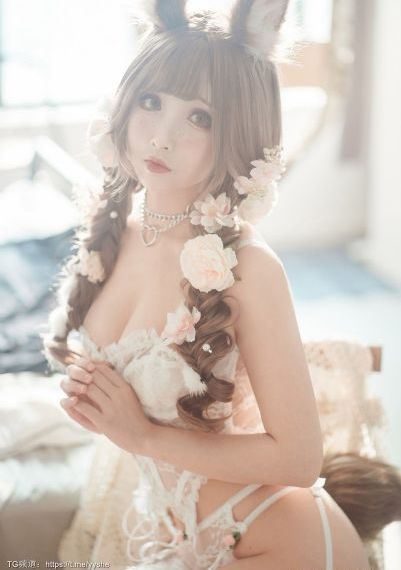 朋友年轻的妈妈